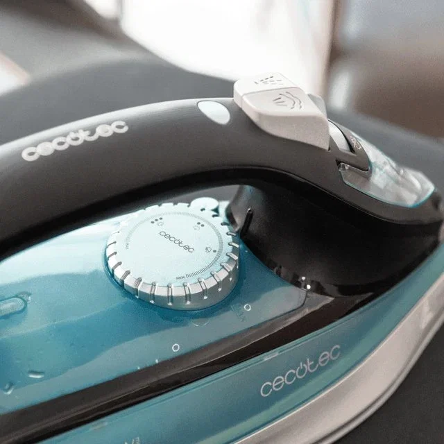Cecotec IronHero 2600 Force Plancha vapor-seco 2600 W Negro, Azul