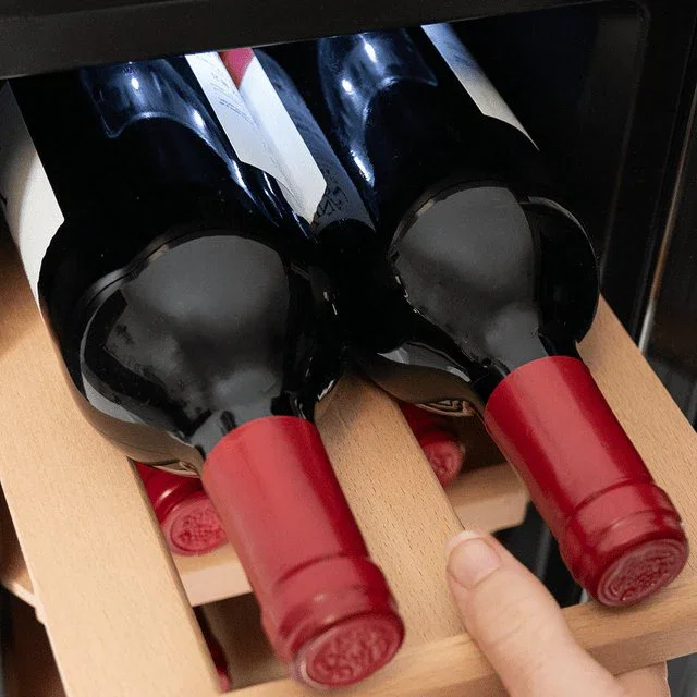 Cecotec Vinoteca Bolero Grandsommelier 830 Coolwood, 8 botellas, Acero inoxidable