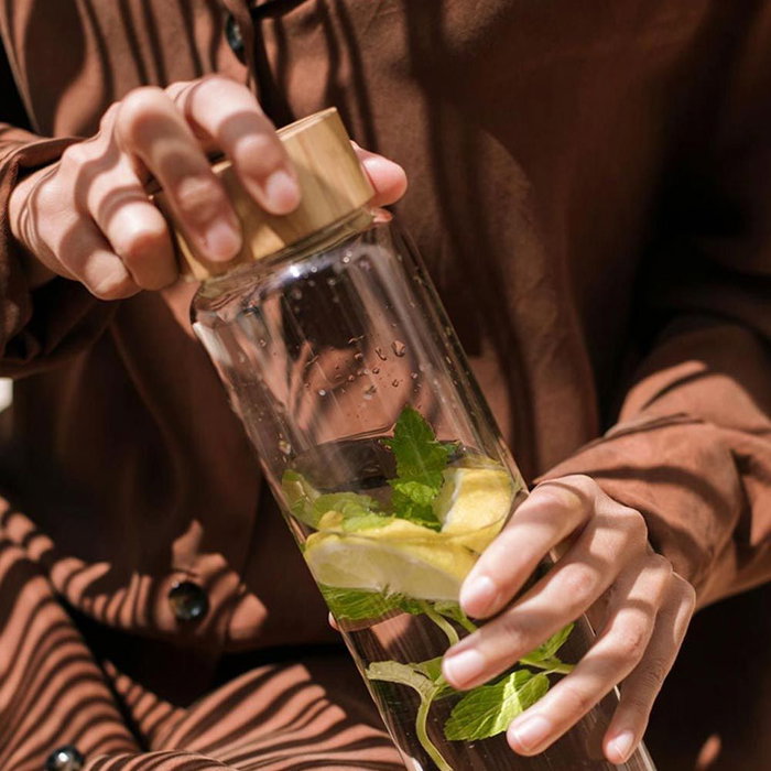 Andrea House Botella de Vidrio con Tapa de Bambú Ø8 x 26,5 cm 1 L