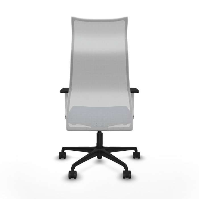 Sillón Albacete con mecanismo Sincro tapizada con Similpiel color Azul marino y malla color Blanco. Equipado con Base nailon negra, Brazos 1D y Ruedas 65mm nailon