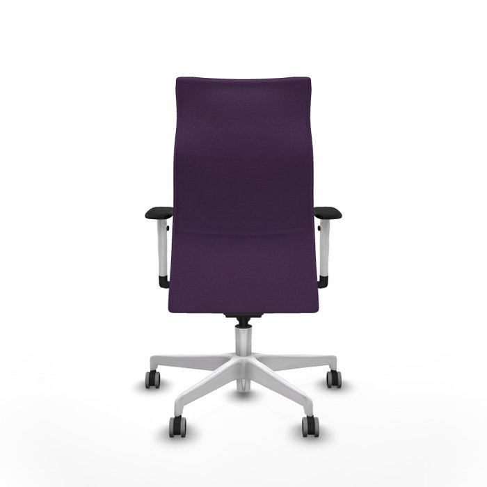 Sillón Albacete con mecanismo Sincro tapizada con Tela color Morado. Equipado con Base poliamida blanca, Brazos 1D y Ruedas 65 mm parqué