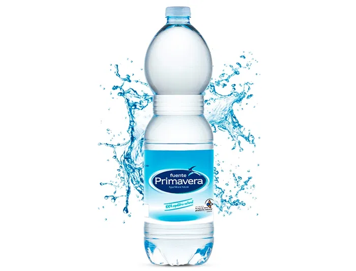 Fuente primavera Agua mineral natural, de mineralización débil, botella de 1,5 l