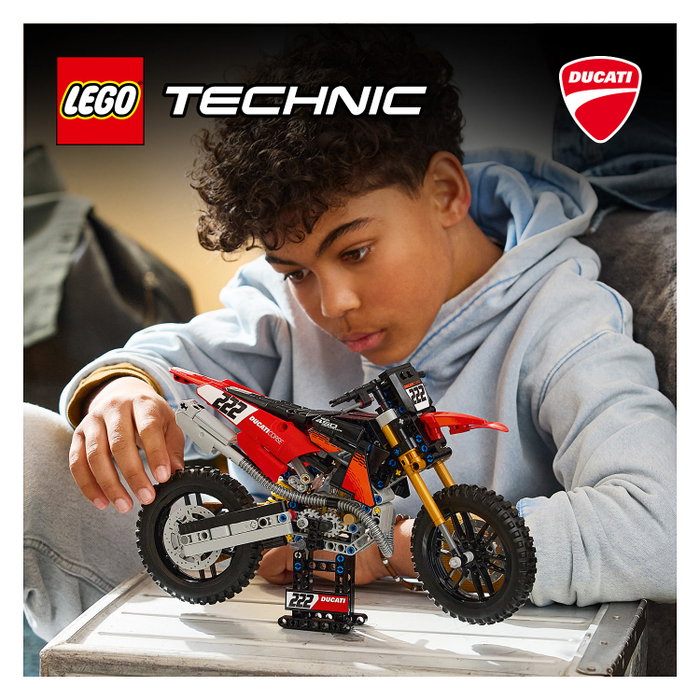 LEGO Technic Ducati Desmo450 MX Factory Motorcycle 42238 LEGO Technic Ducati Desmo450 MX Factory Motorcycle 42238