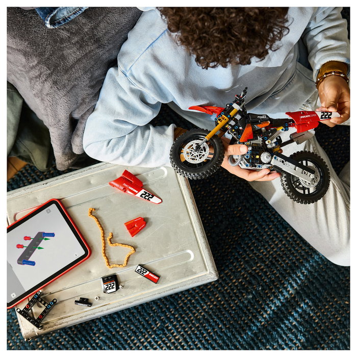 LEGO Technic Ducati Desmo450 MX Factory Motorcycle 42238 LEGO Technic Ducati Desmo450 MX Factory Motorcycle 42238