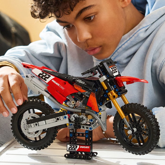 LEGO Technic Ducati Desmo450 MX Factory Motorcycle 42238 LEGO Technic Ducati Desmo450 MX Factory Motorcycle 42238
