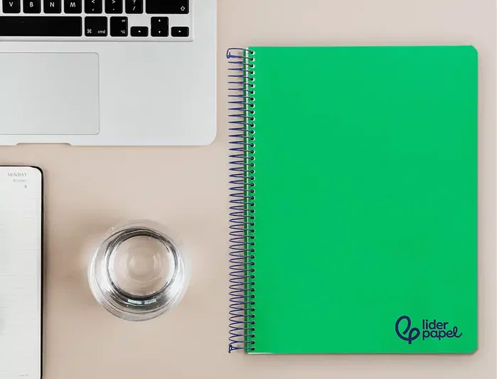 Liderpapel Cuaderno Espiral A4 Micro Wonder Tapa Plástico 120 Hojas 90gr Cuadro 5mm 5 Bandas 4 Taladros Color Verde Oscuro