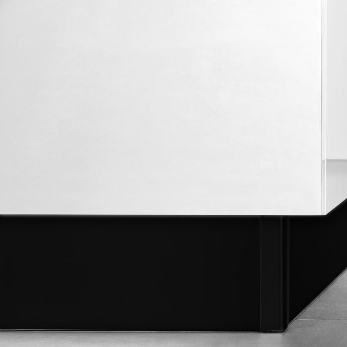 Emuca Lote de 2 zócalos para cocina Plasline con accesorios de unión, altura 150mm, 2 barras de lognitud 2.35m, Plástico, Negro Emuca Lote de 2 zócalos para cocina Plasline con accesorios de unión, altura 150mm, 2 barras de lognitud 2.35m, Plástico, Negro