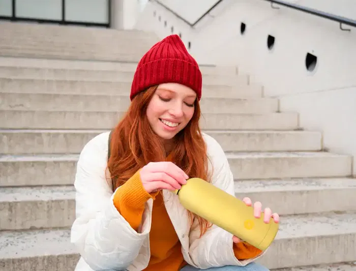 Antartik Botella Portaliquidos Isotermica Acero Inoxidable Libre de BPA Amarillo 750 ml