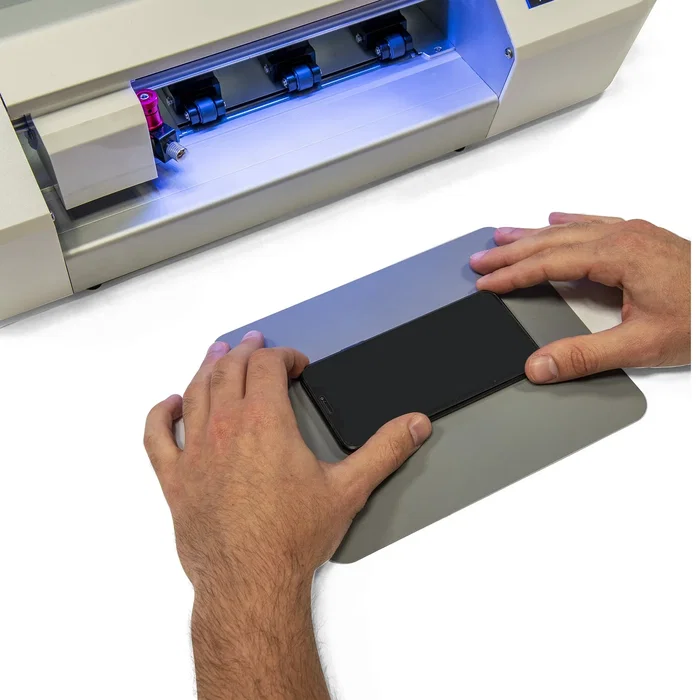 Celly PROFILM50 Protector de Pantalla Universal PET Resistente a Rayones - Pack 50 Unidades Transparentes