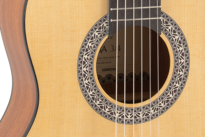 Guitarra Clásica Admira Alba 3/4 Cadete Serie Iniciación Brillo