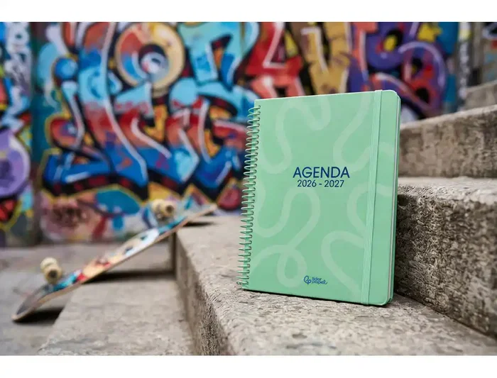 Liderpapel Agenda Escolar 2026-2027 Espiral Classic Bilingüe 2 Días por Página A5 Verde 70g FSC