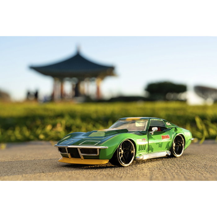 Jada Street Fighter Cammy y Chevrolet 1969 Corvette Stingray ZL1 1:24
