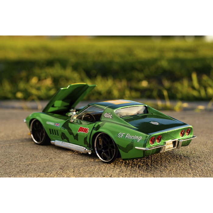Jada Street Fighter Cammy y Chevrolet 1969 Corvette Stingray ZL1 1:24