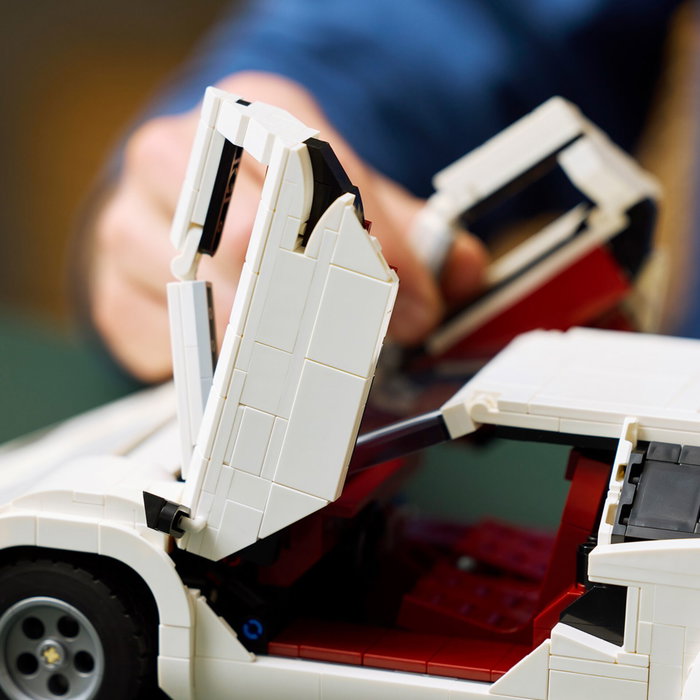LEGO Icons Lamborghini Countach 5000 Quattrovalvole LEGO Icons Lamborghini Countach 5000 Quattrovalvole
