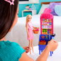 Barbie Muñeca Barbie Malibu En El Mercado JCT05 Mattel con Puesto de Comestibles y 11 Accesorios