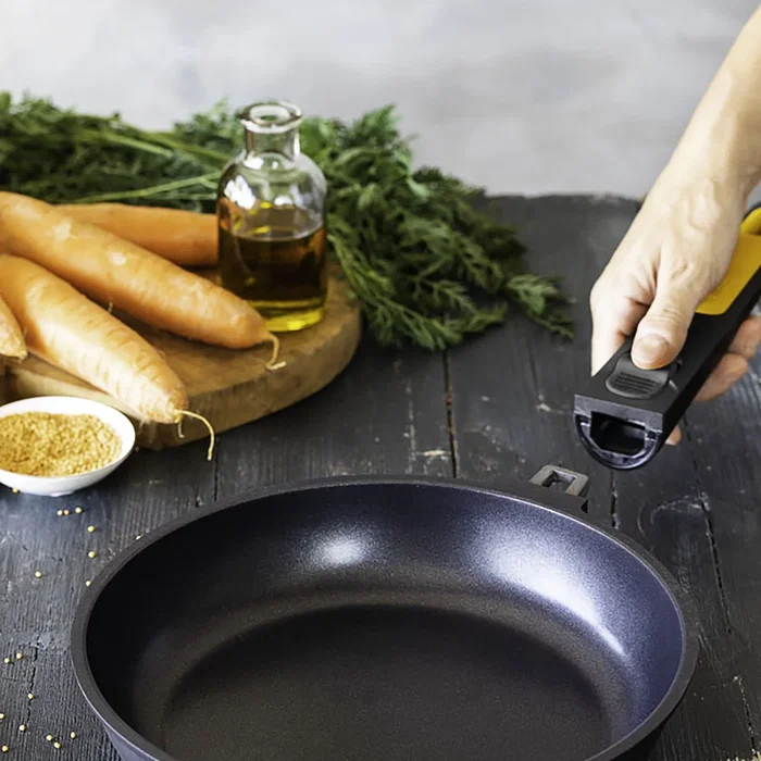 BRA Sartén Fast Click 481226 Ø26cm - Aluminio Fundido Indeformable 5.5mm, Antiadherente Teflon Select, Mango Desmontable, Apta para Todos los Fuegos Incluida Inducción