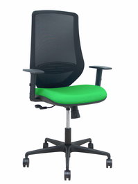 Silla de oficina Mardos con mecanismo Sincro tapizada con Tela color Verde y malla color Negro. Equipada con lumbar 1D, Brazos 1D y Ruedas 65mm nailon