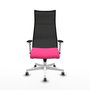 Sillón Albacete con mecanismo Sincro tapizada con Similpiel color Rosa y malla color Negro. Equipado con Base poliamida blanca, Brazos 1D y Ruedas 65 mm parqué