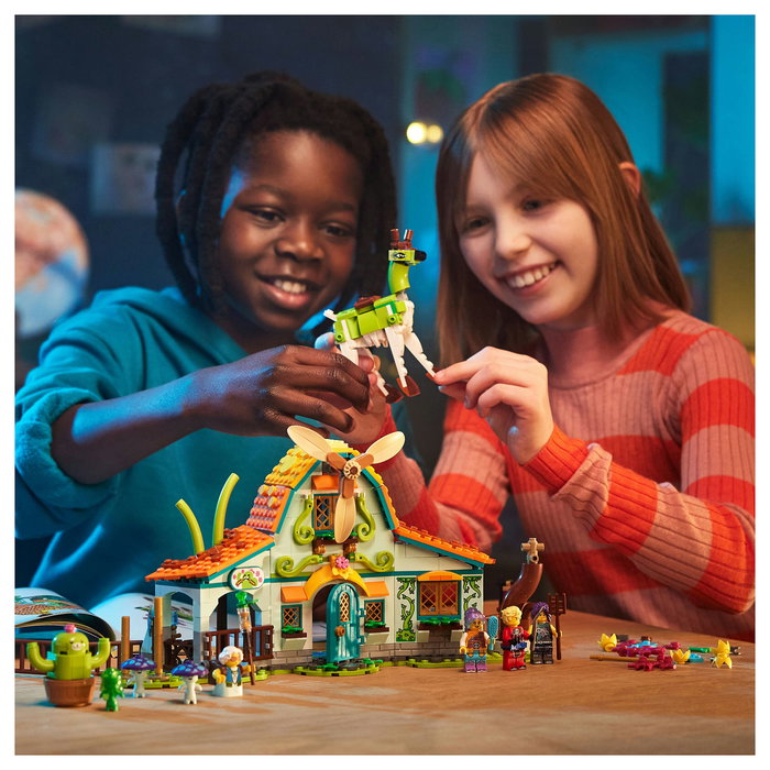 LEGO Dreamzzz Establo de Criaturas de los Sueños, Juego de Construcción, 681 Piezas, 8+ Años, Multicolor