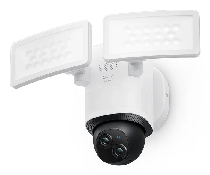 EUFY Floodlight Camera E340 con cámara doble, giro de 360° e iluminación de 2000 lúmenes