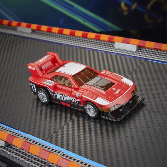 Hasbro Transformers x Hot Wheels GT-Scorcher Deluxe Class