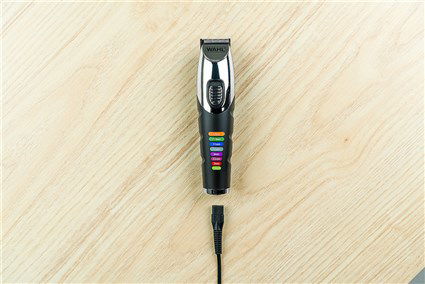 Wahl 09893-0443 Cortapelos para Barba, Batería de Litio 240 min, 8 Peines Guía, Carga Rápida, 1.5-13mm, Cuchillas de Precisión