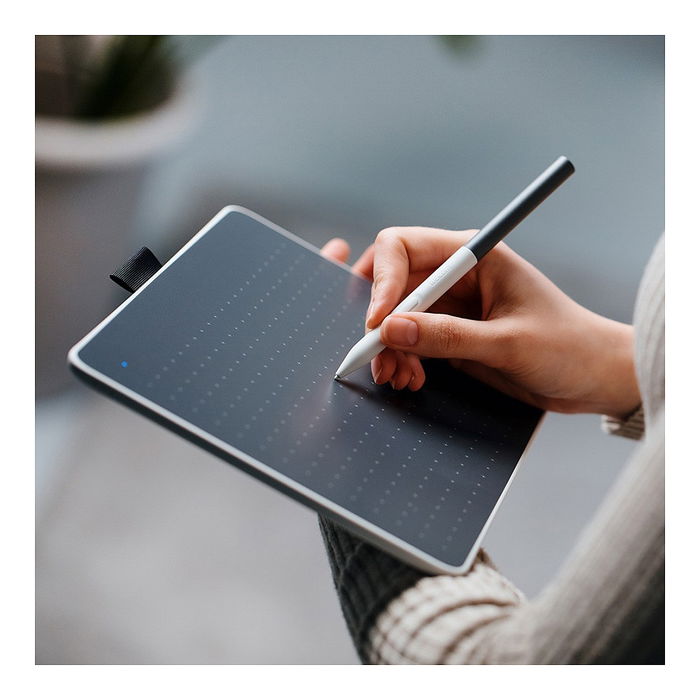 Wacom Tablet One / CTC4110WLW1B Black S - Tablet gráfica digital con lápiz, color negro