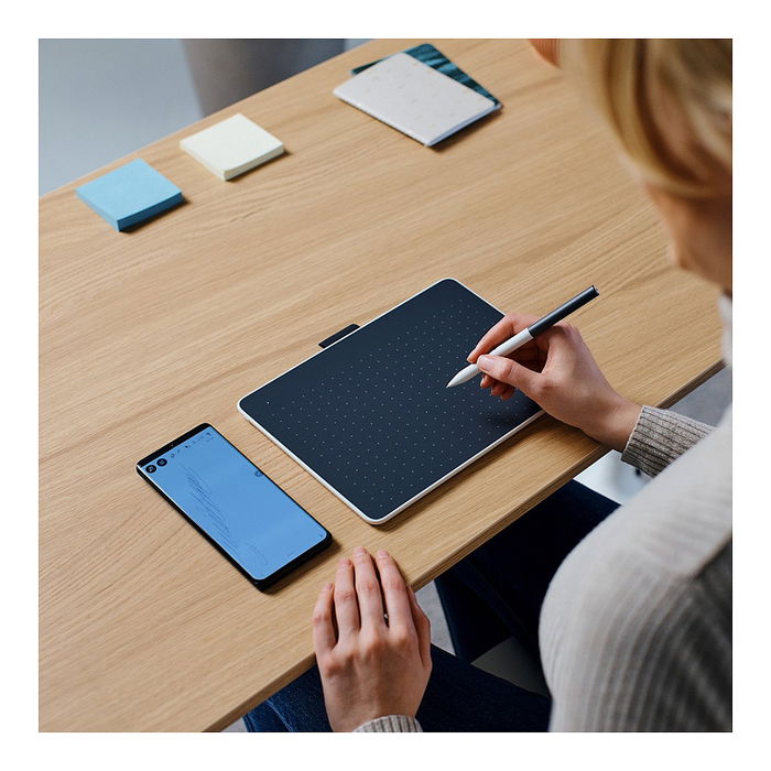 Wacom Tablet One / CTC4110WLW1B Black S - Tablet gráfica digital con lápiz, color negro