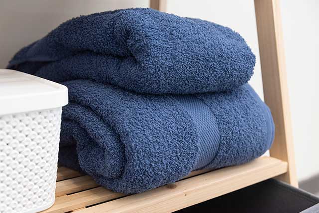 Berilo Toalla Lisa de Baño 90x150 cm - Azul Oscuro, 80% Algodón 20% Poliéster (Set de 12)