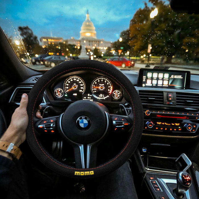 MOMO Funda Volante Easy Microfibra Negro-Rojo Pespunte Talla M 38-39 cm MOMLSWC0EAMKR