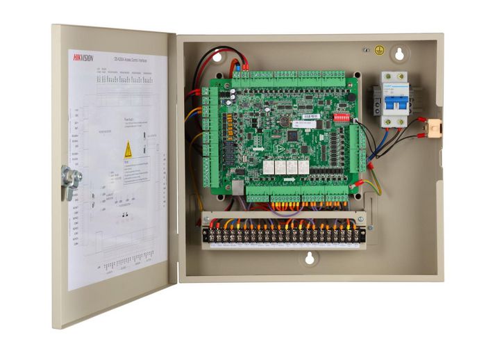 Hikvision Controladora de 4 Puertas con Caja y Fuente de Alimentación Hikvision Controladora de 4 Puertas con Caja y Fuente de Alimentación
