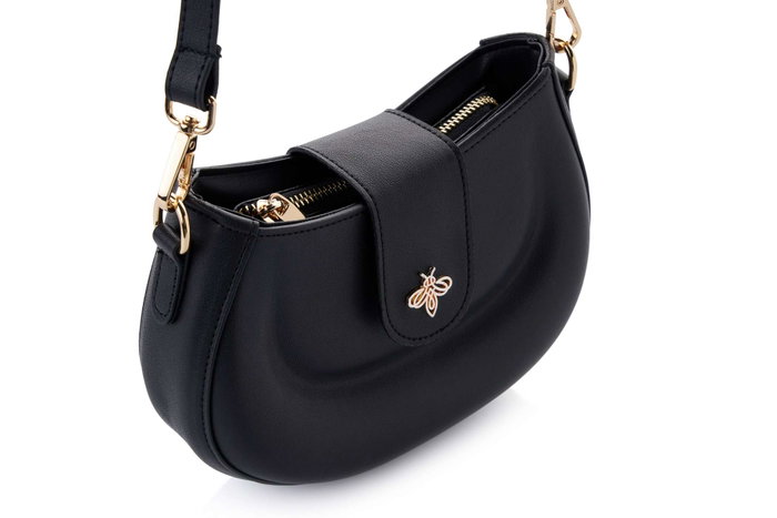 Lucky Bees Adira - Black Bolsa de Hombro Negra de Cuero de Polivinilo, 21x8x15 cm Lucky Bees Adira - Black Bolsa de Hombro Negra de Cuero de Polivinilo, 21x8x15 cm