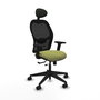 Silla de oficina Alocén con mecanismo Sincro/Traslack tapizada con Tela color Verde oliva y malla color Negro. Equipada con lumbar 1D, Brazos 2D, Cabecero Fijo y Ruedas 65mm nailon