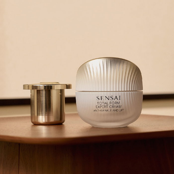 Sensai Total Form Expert Cream Recambio Antiedad - 50 ml - Crema Reafirmante Premium para Redefinir Contorno Facial