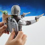 Hasbro Star Wars Mandalorian y Grogu Figura de Acción Electrónica con Sonidos - 28 cm - Juguete para Niños +4 Años - Modelo G2842