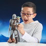 Hasbro Star Wars Mandalorian y Grogu Figura de Acción Electrónica con Sonidos - 28 cm - Juguete para Niños +4 Años - Modelo G2842