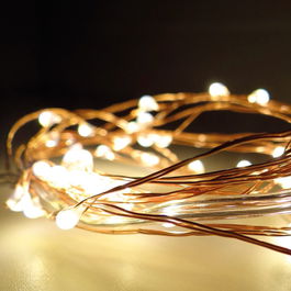 Basics Guirnalda a Pilas 40 Leds Cable Alambre Cobre Luz Cálida 195 cm