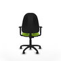 Silla de oficina Algarra con mecanismo Contacto permanente básico tapizada con Similpiel color Pistacho. Equipada con Base poliamida negra, Brazos 1D y Ruedas de nailon 50 mm