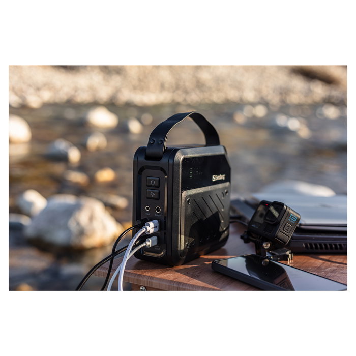 SANDBERG 421-22 Power Station 72000 mAh / 266.4 Wh, Batería Externa Portátil 200W, Tecnología LMFP, Quick Charge 3.0, USB-C PD 100W, 2x USB-A, Negro