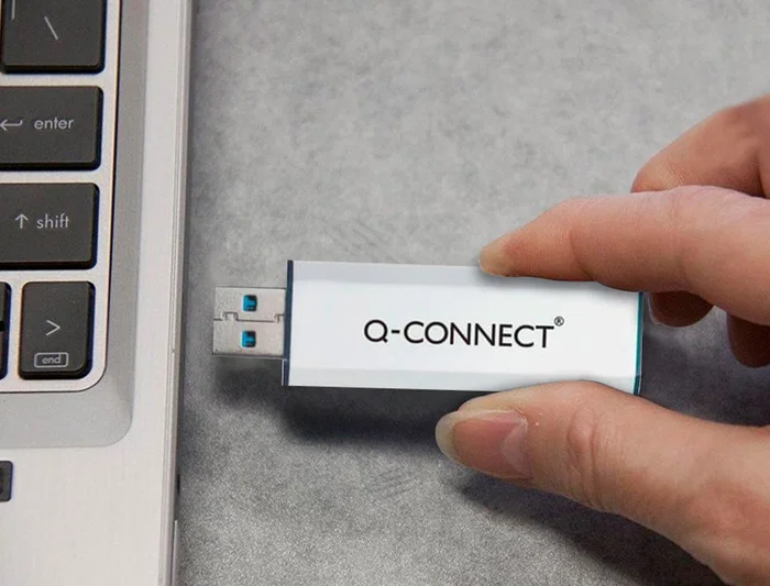 Q-connect Memoria USB Flash 8 GB SuperSpeed 3.0 Retráctil Plateado
