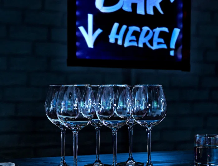 Liderpapel Pizarra de Cristal con LED para Rotuladores Tiza, Caballete Madera, 50x90cm Liderpapel Pizarra de Cristal con LED para Rotuladores Tiza, Caballete Madera, 50x90cm