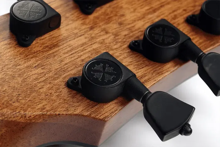 LAG Guitarra Acústica Dreadnought Tramontane 318 - Natural Brillante