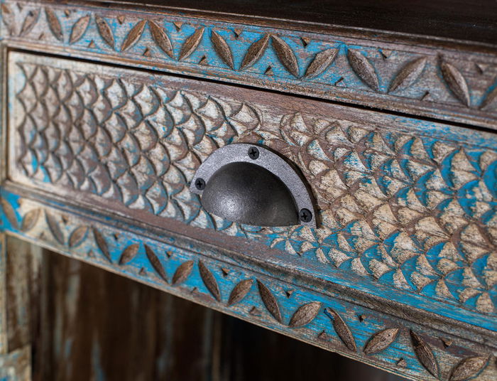 GINER Y COLOMER Librería de Madera de Mango Azul Envejecido, Estilo Exótico Tallada a Mano, 170 cm, con 3 Cajones y Estantes - Pieza de Mobiliario Artesanal GINER Y COLOMER Librería de Madera de Mango Azul Envejecido, Estilo Exótico Tallada a Mano, 170 cm, con 3 Cajones y Estantes - Pieza de Mobiliario Artesanal