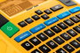 Dymo 1852995 Impresora de Etiquetas Rhino 4200 con Teclado QWERTY (IT/PT/ES/TR + NL), Transferencia Térmica Inalámbrica, Negra/Amarilla