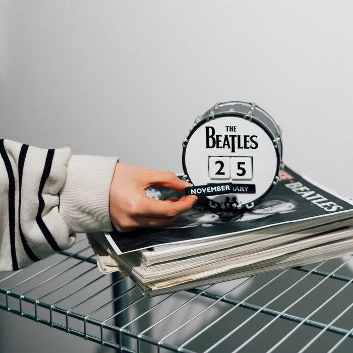 ERIK Calendario Perpetuo 3D The Beatles 160x160x106 mm ERIK Calendario Perpetuo 3D The Beatles 160x160x106 mm