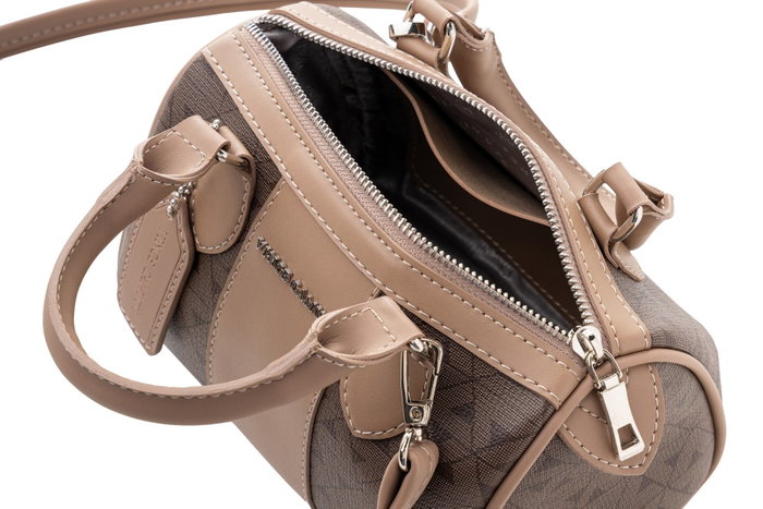 Vince Camuto Bolso de mano monograma marrón, polipiel, 21x13x13 cm Vince Camuto Bolso de mano monograma marrón, polipiel, 21x13x13 cm