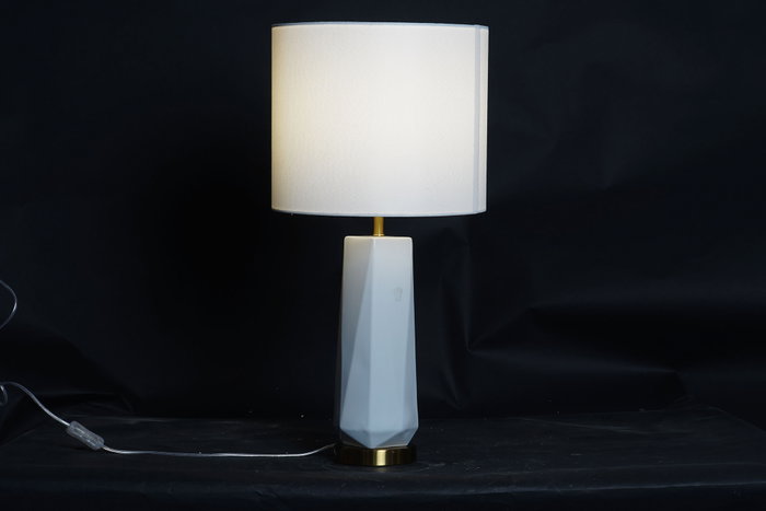 DKD Home Decor Lámpara de sobremesa de cerámica y metal, Blanco y Dorado DKD Home Decor Lámpara de sobremesa de cerámica y metal, Blanco y Dorado