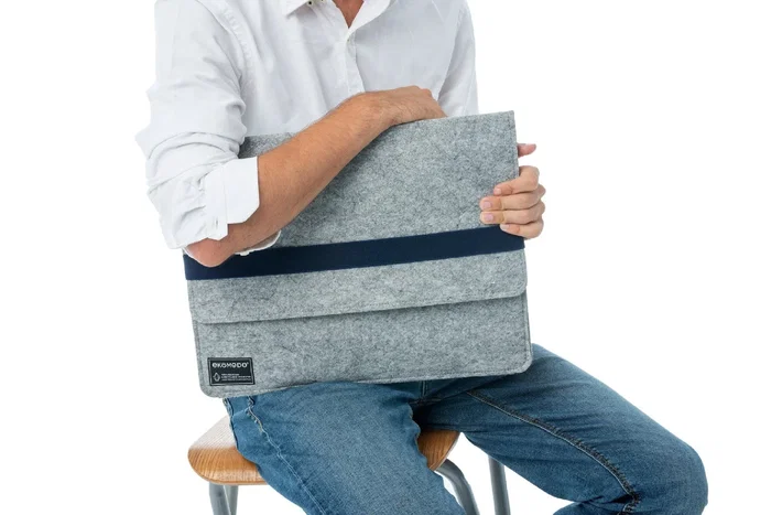 EKOMODO HR-014 Funda para Portátil 15" (38.1 cm) - Verde Gris - Poliéster Reciclado, Caucho, Diseño Minimalista, Compatibilidad Universal