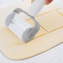 Quttin Rodillo Cortapastas Cuadrado Rizado para Repostería (24 Unidades) inevitable