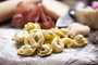 Quttin Rodillo Cortapastas Cuadrado Rizado para Repostería (24 Unidades) inevitable